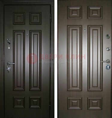 Темная металлическая дверь с МДФ ДМ-136 в квартиру в Санкт-Петербурге