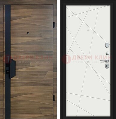 Стальная коричневая дверь МДФ c черной вставкой ДМ-267 в Санкт-Петербурге