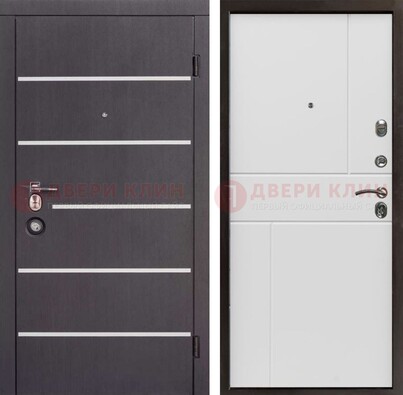 Темная стальная дверь с белыми вставками с МДФ ДМ-482 в Санкт-Петербурге