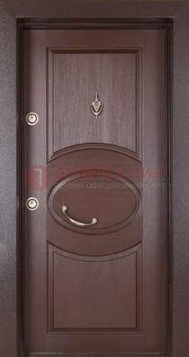 Железная дверь с массивом дуба в стиле классика ДМД-55 в Санкт-Петербурге