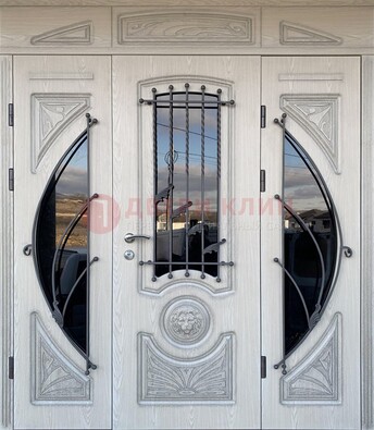 Большая парадная дверь Винорит со стеклом и ковкой ДПР-108 в Санкт-Петербурге