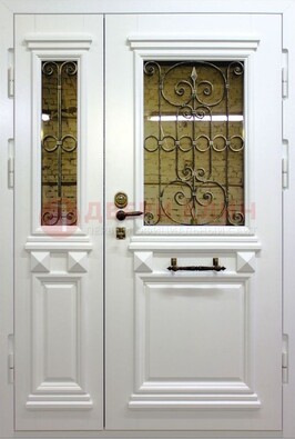 Белая парадная металлическая дверь со стеклом и ковкой ДПР-83 в Туле