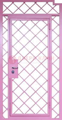Розовая металлическая решетчатая дверь ДР-15 в Санкт-Петербурге