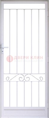 Белая стальная решетчатая дверь с волютами ДР-30 в Санкт-Петербурге