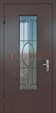 Коричневая наружная железная дверь со стеклом и ковкой ДСК-100 в Орле
