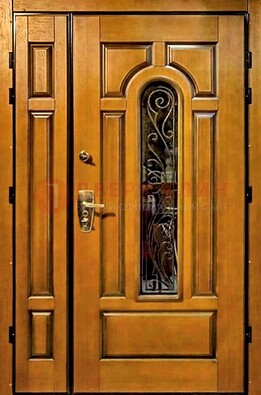 Распашная металлическая дверь со стеклом и ковкой для дома ДСК-152 в Волоколамске