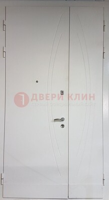 Белая тамбурная дверь ДТМ-31 в Санкт-Петербурге