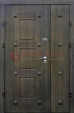 Железная двухстворчатая филенчатая дверь с виноритом ДВТ-143 в Санкт-Петербурге