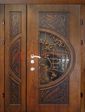 Металлическая дверь с виноритом и резной панелью внутри ДВТ-70 в Санкт-Петербурге